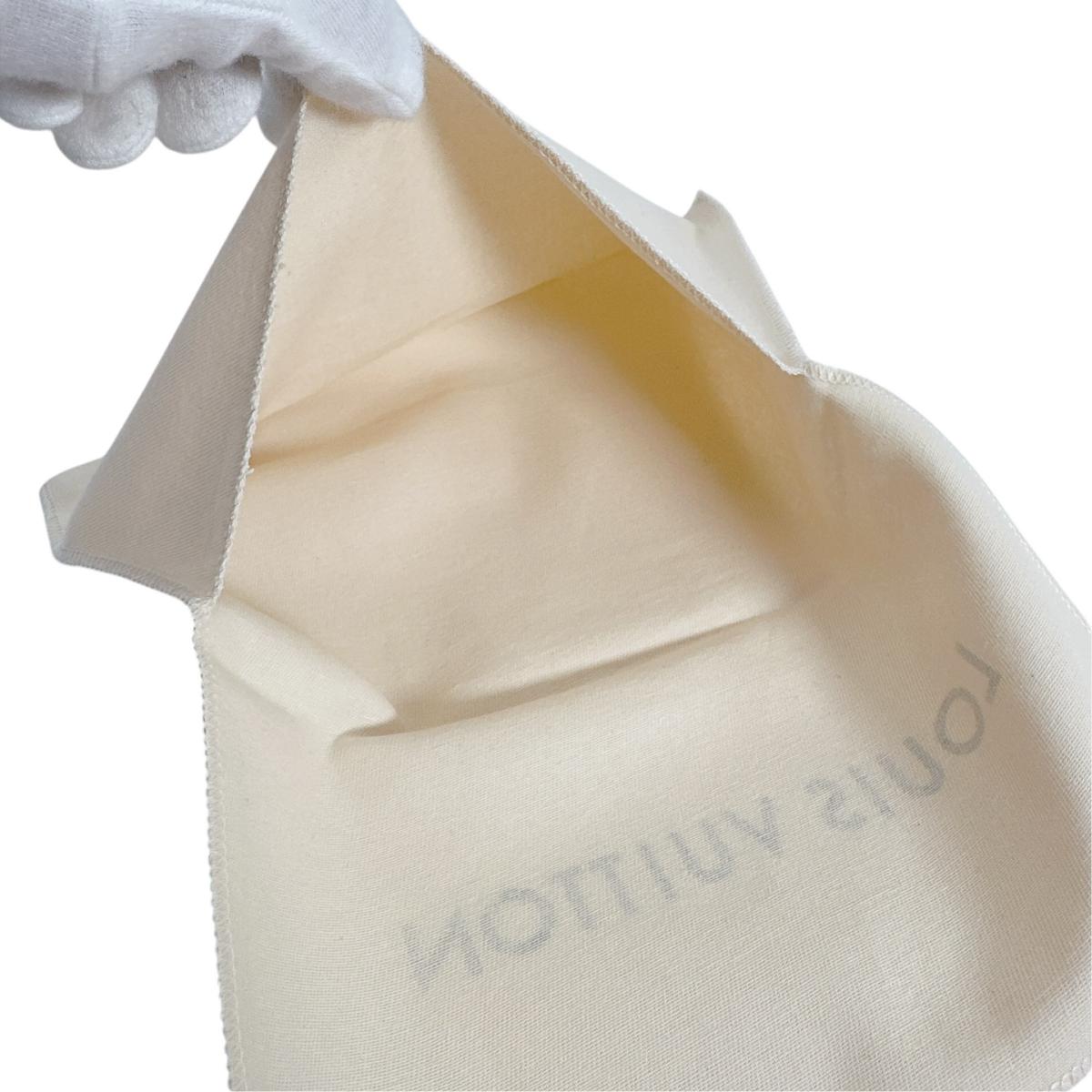 ルイヴィトン LOUIS VUITTON その他バッグ
 保存袋 1枚 25.5x16cm コットン ベージュ LV
 【SS】
 【中古】