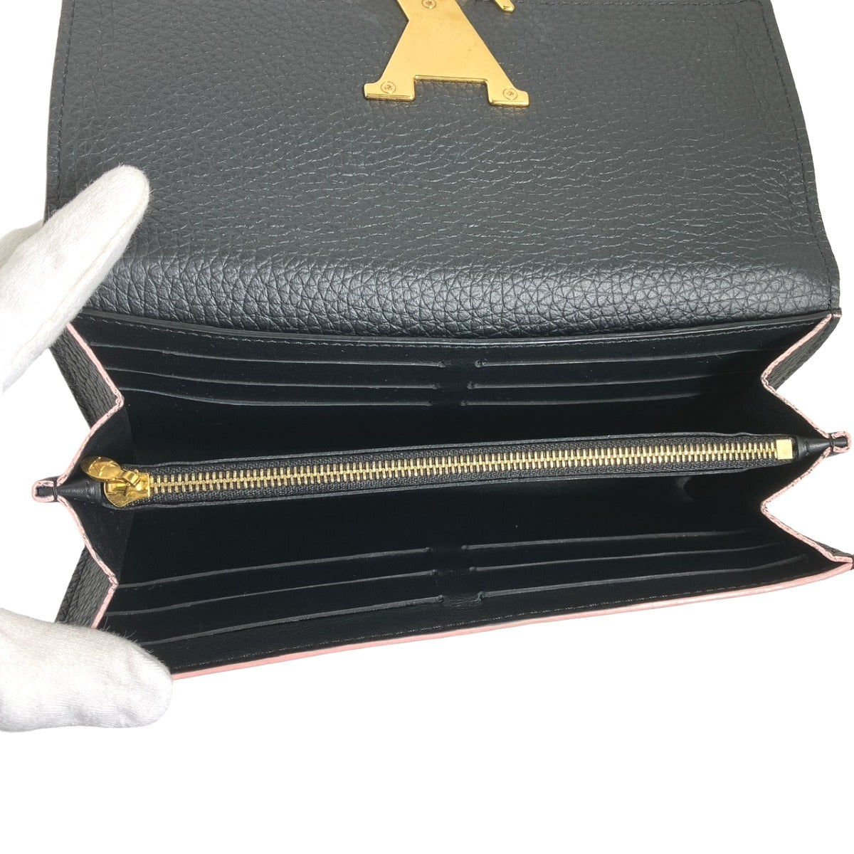 Louis Vuitton LOUIS VUITTON Long Wallet
 Bi-fold long wallet Taurillon Portefeuille Capucines Taurillon Clemence M67663 Black LV
 [SS]
 【second hand】 