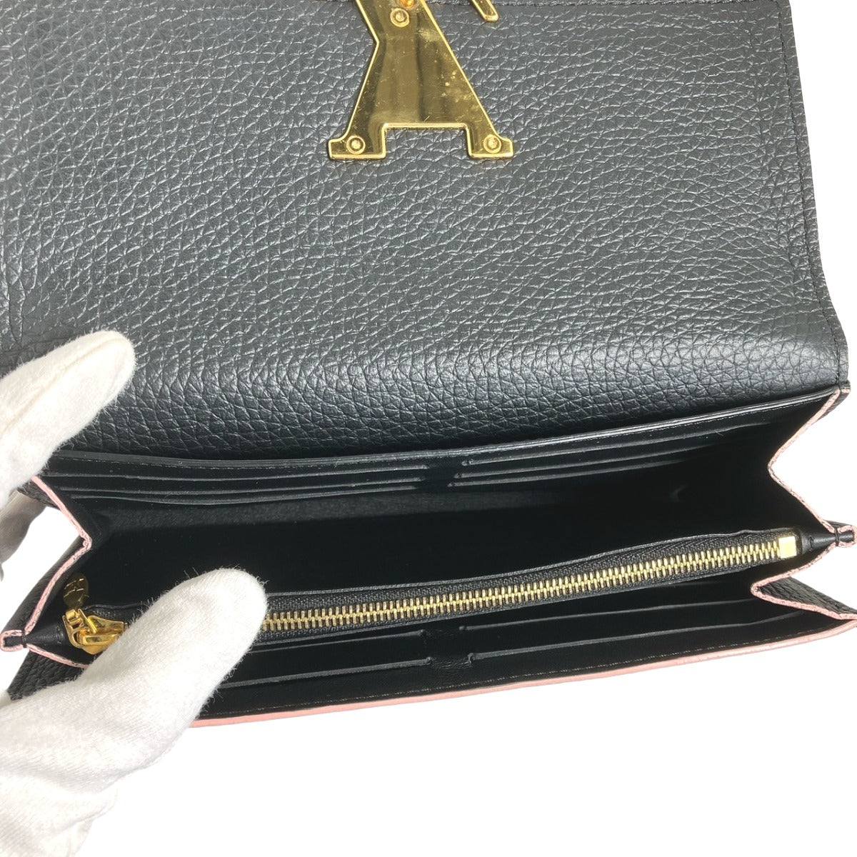 Louis Vuitton LOUIS VUITTON Long Wallet
 Bi-fold long wallet Taurillon Portefeuille Capucines Taurillon Clemence M67663 Black LV
 [SS]
 【second hand】 