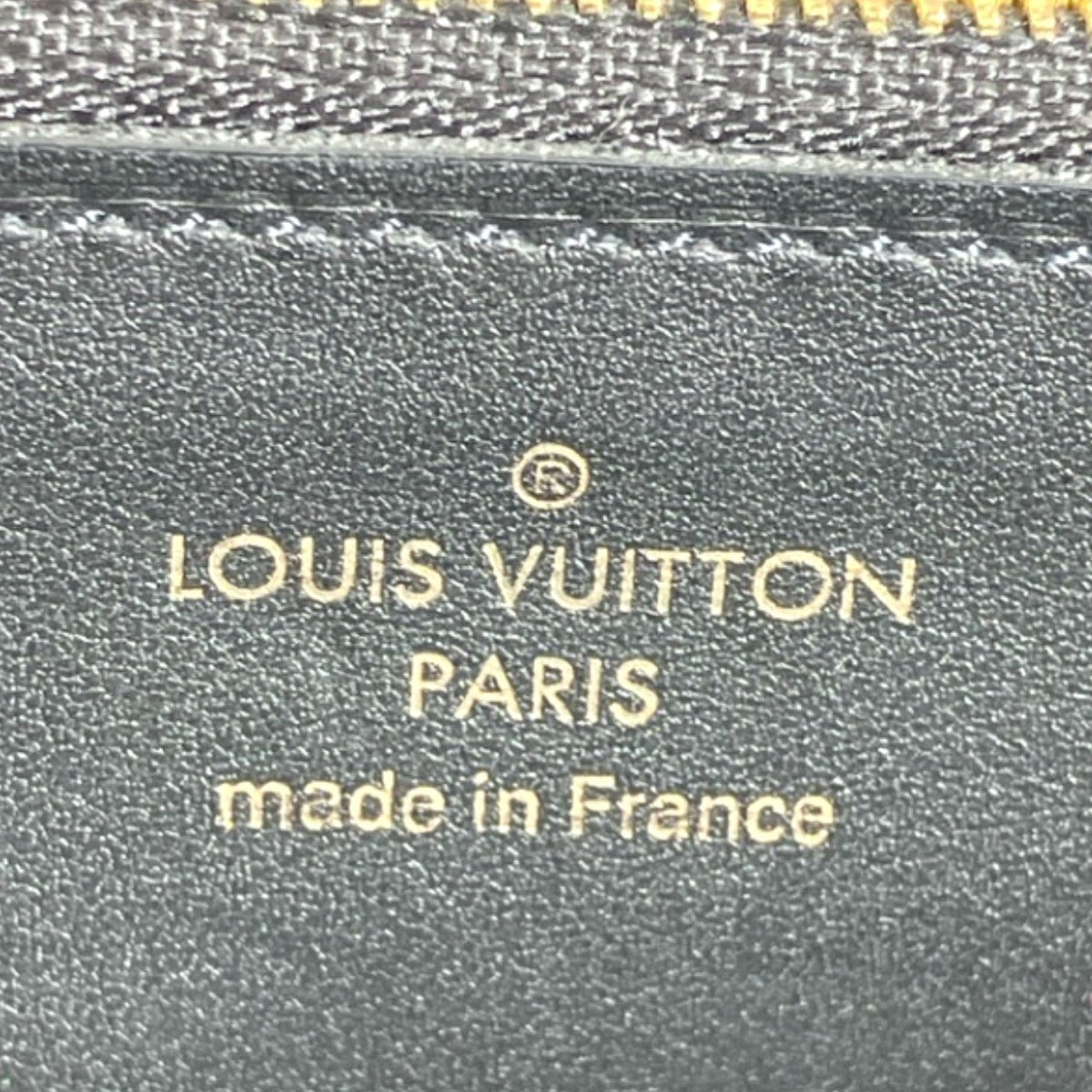 Louis Vuitton LOUIS VUITTON Long Wallet
 Bi-fold long wallet Taurillon Portefeuille Capucines Taurillon Clemence M67663 Black LV
 [SS]
 【second hand】 