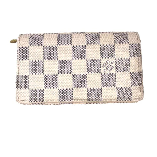 ルイヴィトン LOUIS VUITTON 二つ折り財布
 ポルトフォイユ ダミエアズール トレゾール ダミエアズールキャンバス N61744 ダミエアズール LV
 【SS】
 【中古】