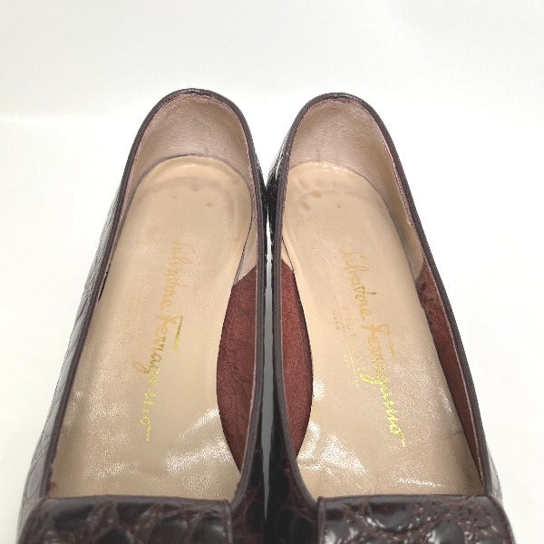 Salvatore Ferragamo Pumps
 Crocodile embossed 5 1/2 C wine red [SS]
 【second hand】 