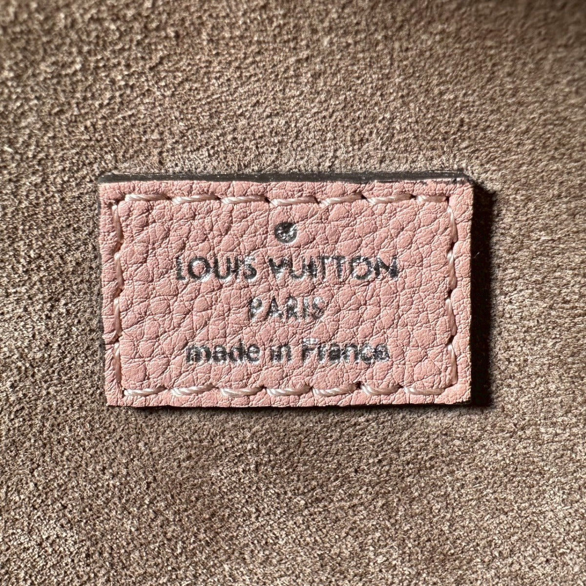 LOUIS VUITTON Shoulder Bag
 Nanolockit Parnassea Leather M61256 Magnolia LV
 [SS]
 【second hand】 