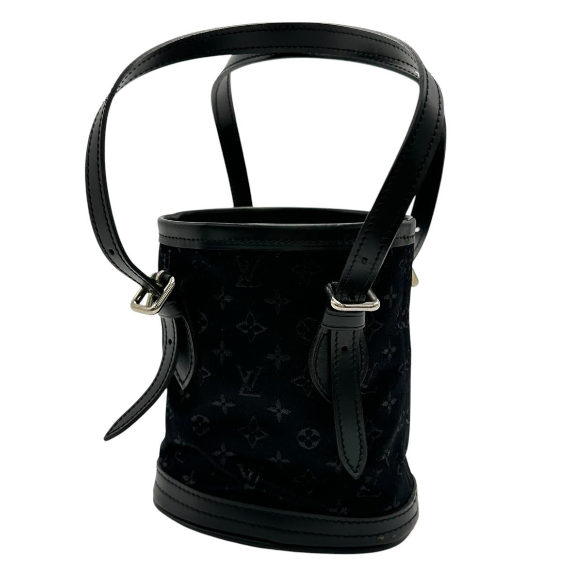 ルイヴィトン LOUIS VUITTON ハンドバッグ
 リトル・バケット モノグラム・サテン ノワール モノグラムサテン M92144 ノワール LV
 【SS】
 【中古】