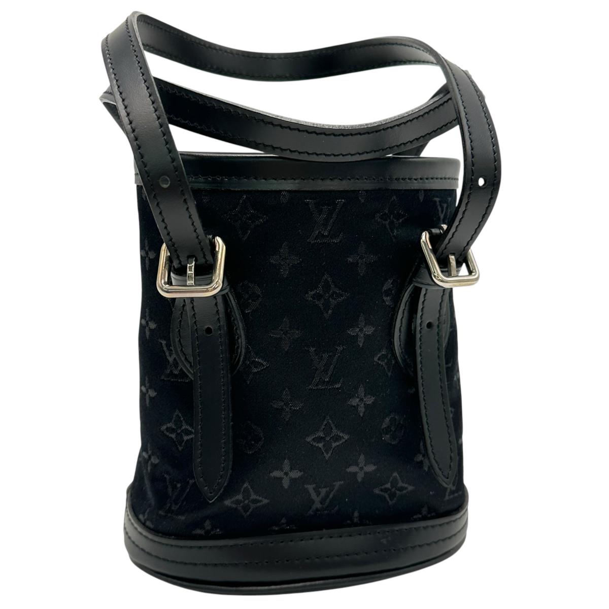 ルイヴィトン LOUIS VUITTON ハンドバッグ
 リトル・バケット モノグラム・サテン ノワール モノグラムサテン M92144 ノワール LV
 【SS】
 【中古】