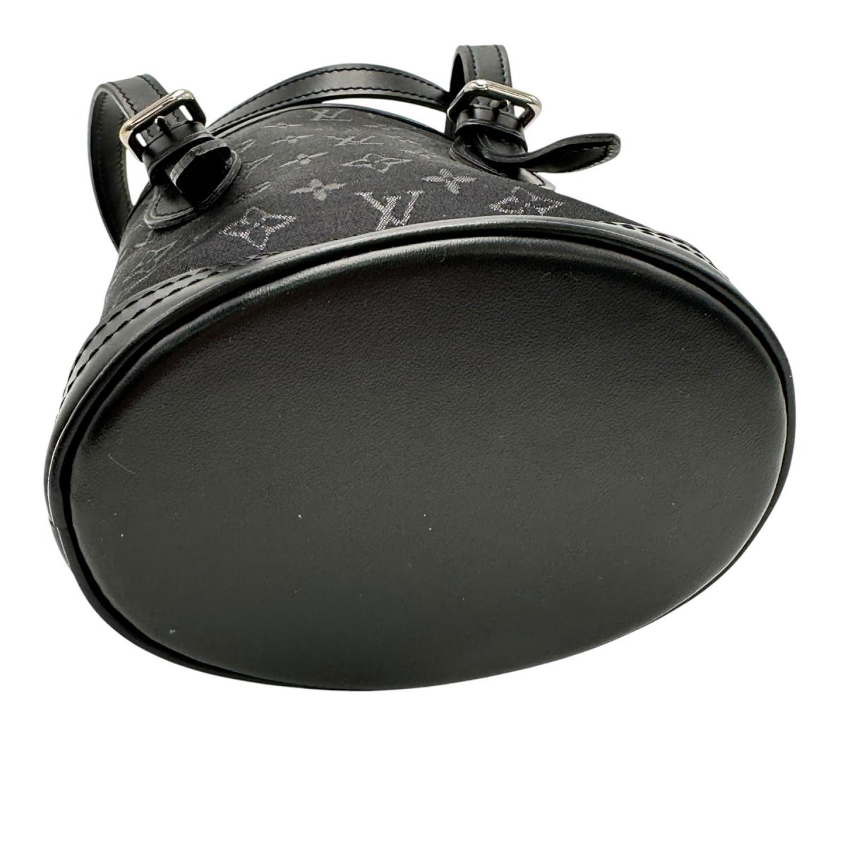ルイヴィトン LOUIS VUITTON ハンドバッグ
 リトル・バケット モノグラム・サテン ノワール モノグラムサテン M92144 ノワール LV
 【SS】
 【中古】