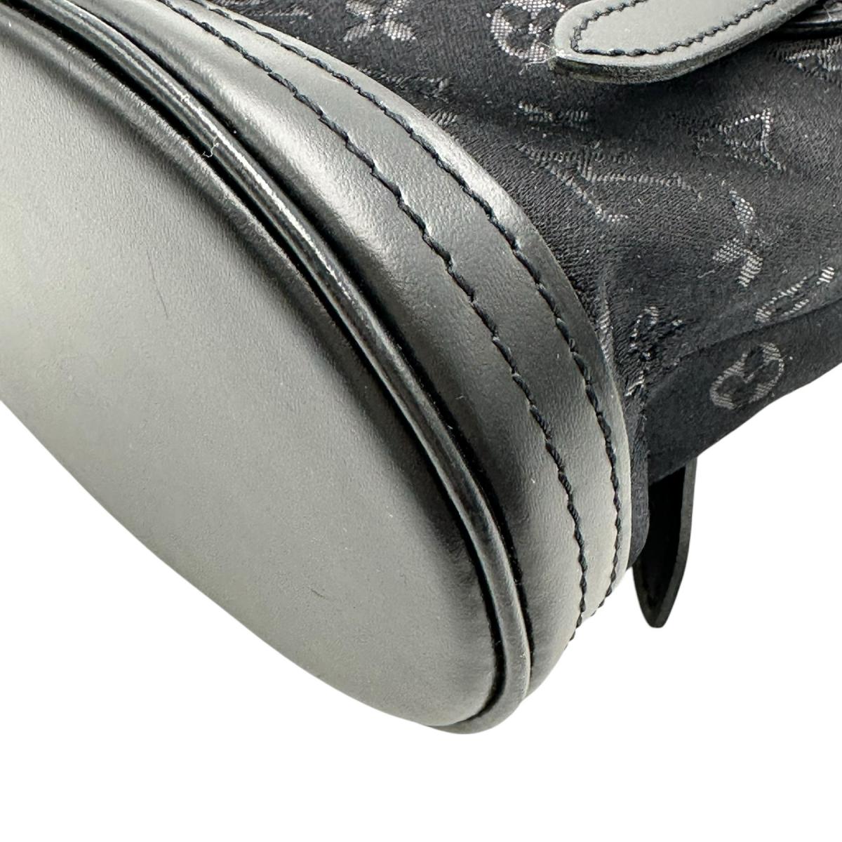 ルイヴィトン LOUIS VUITTON ハンドバッグ
 リトル・バケット モノグラム・サテン ノワール モノグラムサテン M92144 ノワール LV
 【SS】
 【中古】