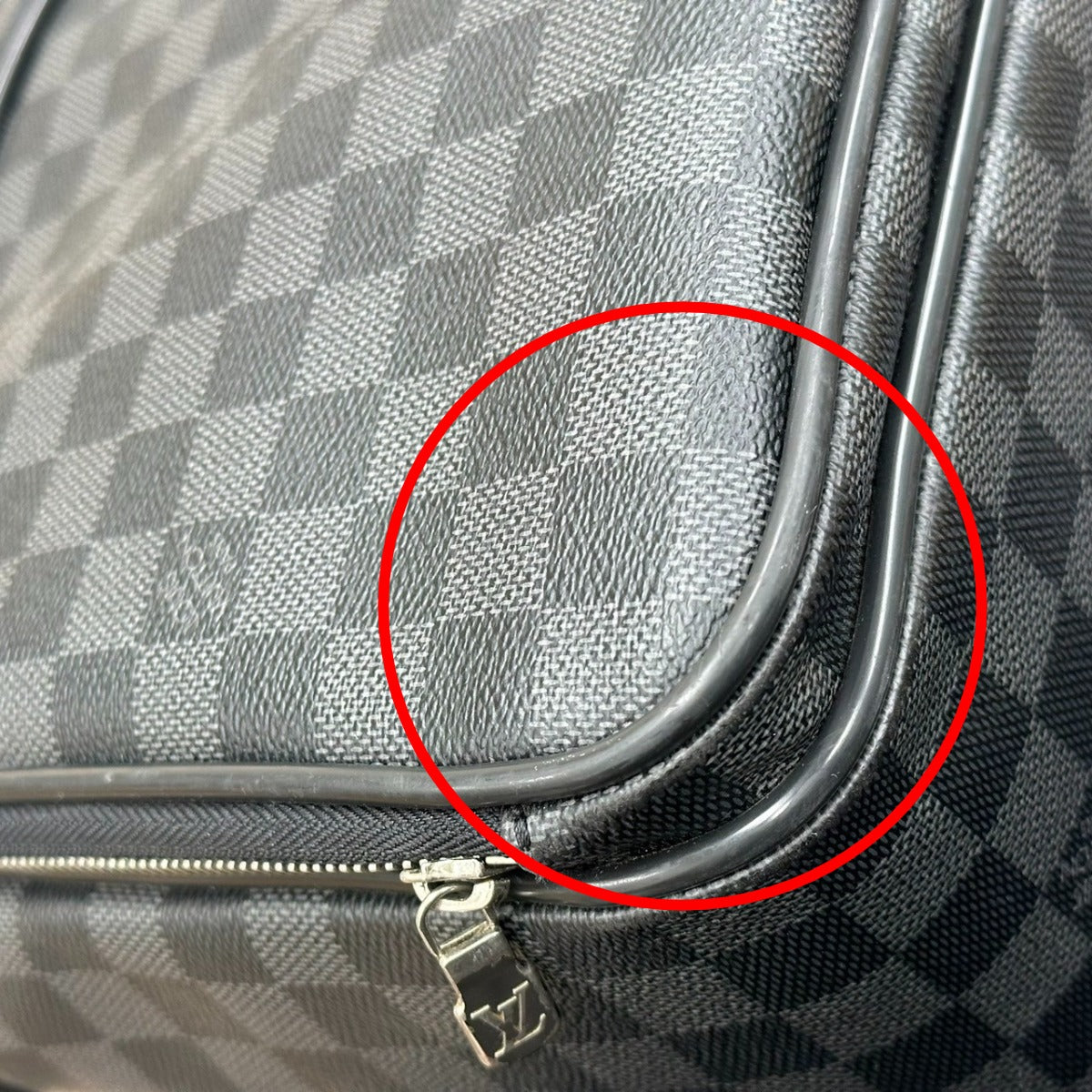 ルイヴィトン LOUIS VUITTON ショルダーバッグ
 ビジネスバッグ ダミエ・グラフィット イカール ダミエグラフィットキャンバス N23253 グレー LV
 【SS】
 【中古】