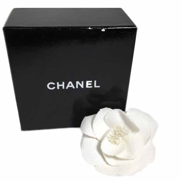 CHANEL Brooch
 Corsage Camellia Flower Other White [SS]
 【second hand】 