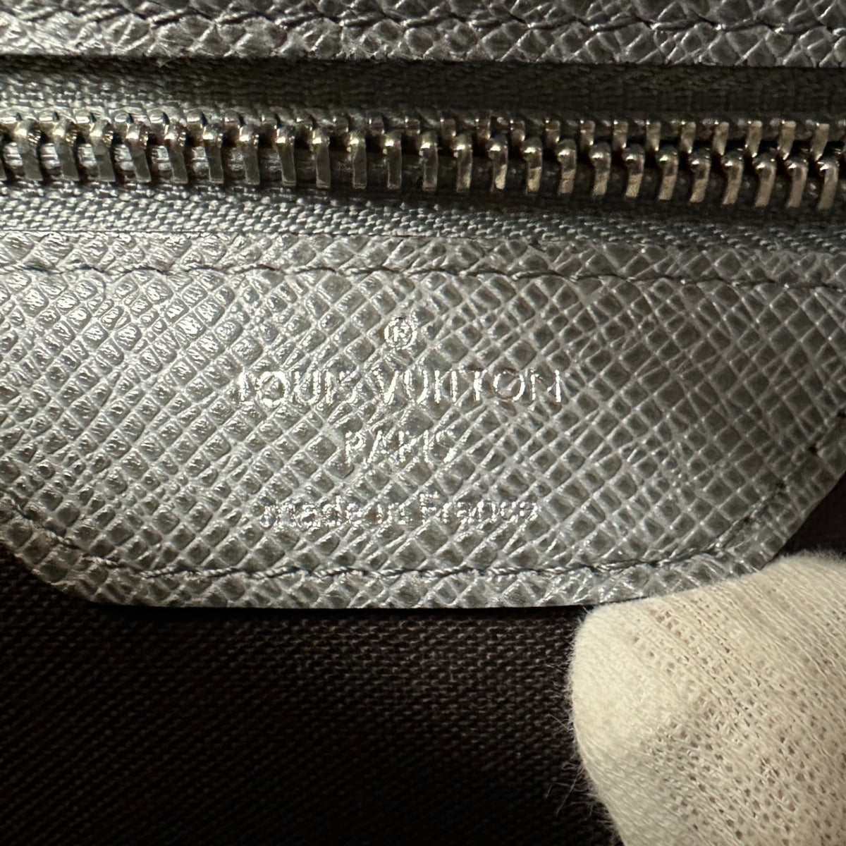 LOUIS VUITTON Shoulder Bag
 Men's Taiga Roman MM M32623 Grey LV
 [SS]
 【second hand】 