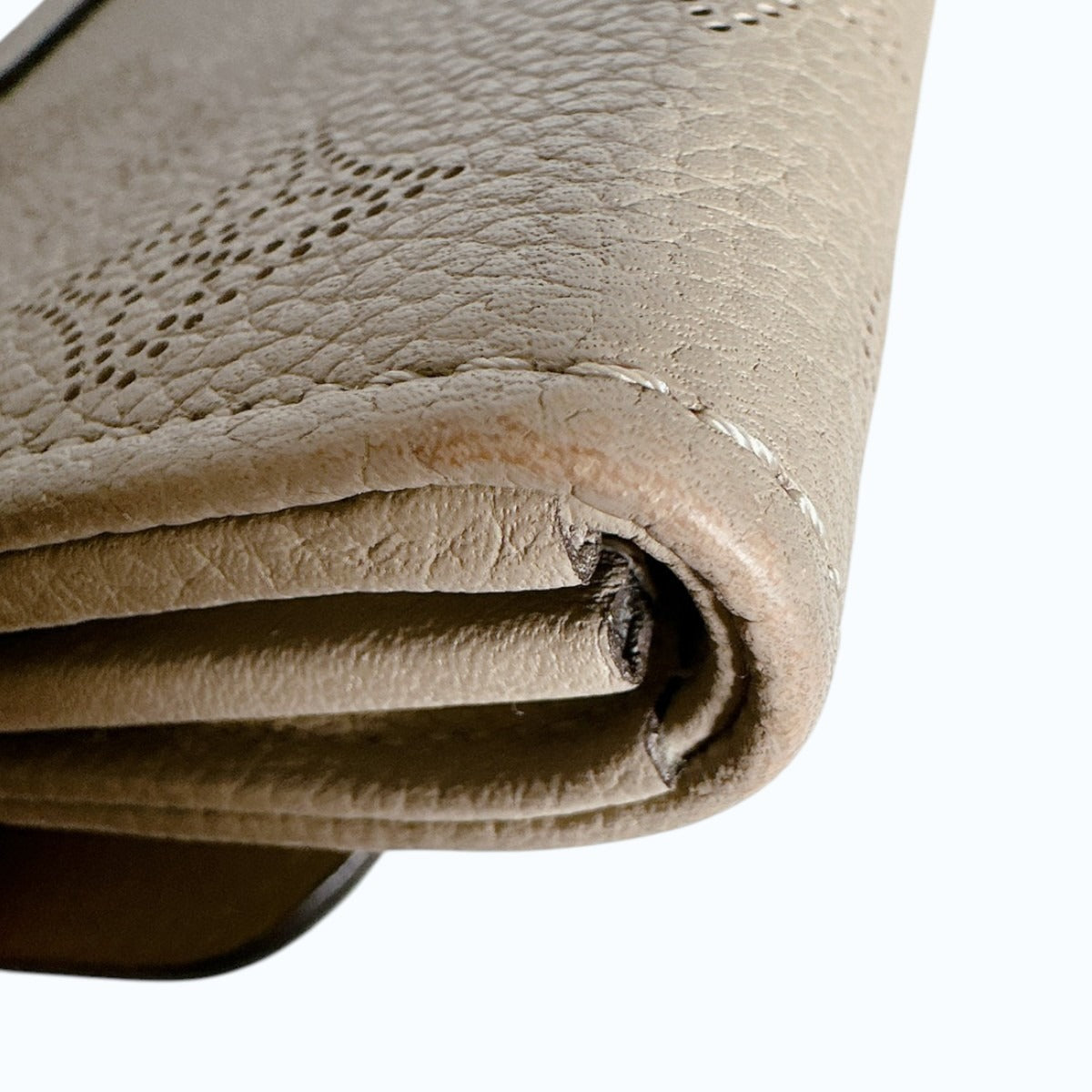 Louis Vuitton LOUIS VUITTON Long Wallet
 Long Wallet Monogram Portefeuille Iris Monogram Mahina M60144 Galle LV
 [SS]
 【second hand】 