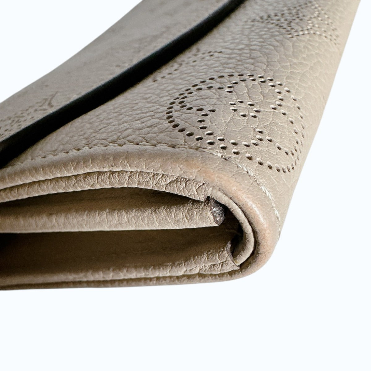 Louis Vuitton LOUIS VUITTON Long Wallet
 Long Wallet Monogram Portefeuille Iris Monogram Mahina M60144 Galle LV
 [SS]
 【second hand】 