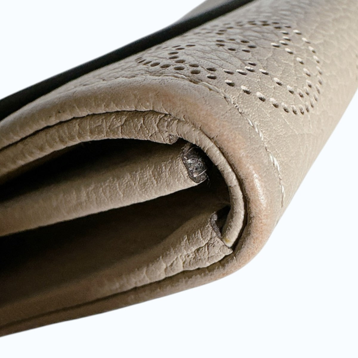 Louis Vuitton LOUIS VUITTON Long Wallet
 Long Wallet Monogram Portefeuille Iris Monogram Mahina M60144 Galle LV
 [SS]
 【second hand】 