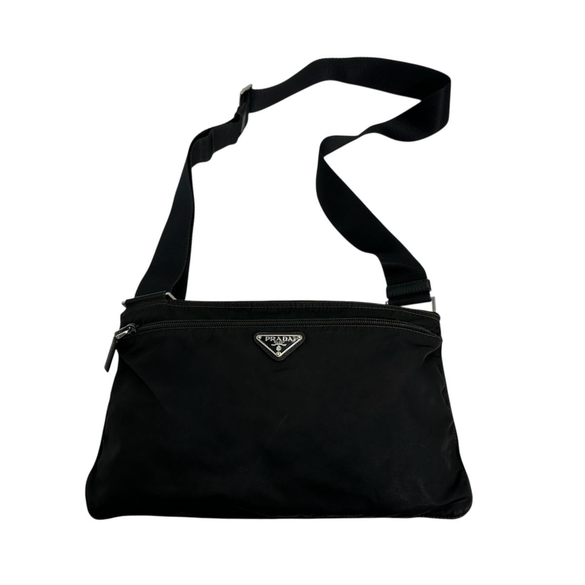 プラダ PRADA ショルダーバッグ
 ボディバッグ トライアングルロゴ ナイロン ブラック 【SS】
 【中古】