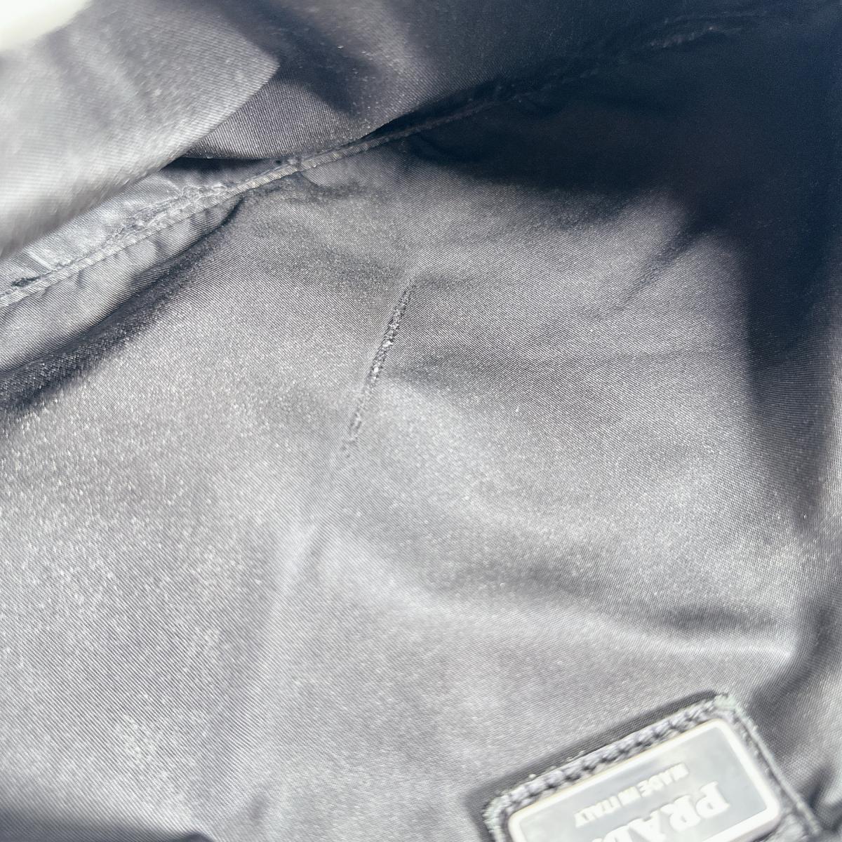 プラダ PRADA ショルダーバッグ
 ボディバッグ トライアングルロゴ ナイロン ブラック 【SS】
 【中古】
