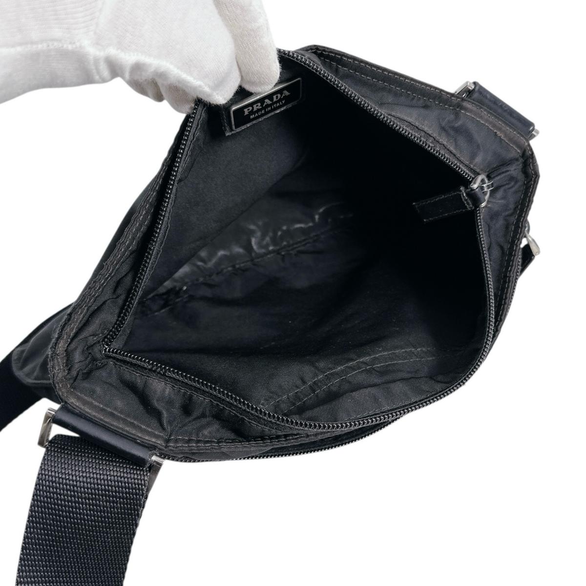 プラダ PRADA ショルダーバッグ
 ボディバッグ トライアングルロゴ ナイロン ブラック 【SS】
 【中古】