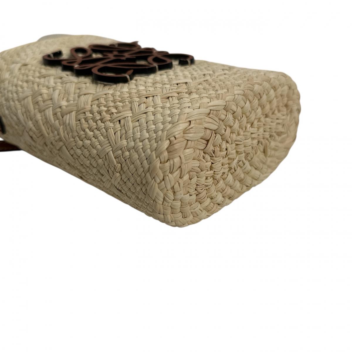 ロエベ LOEWE ショルダーバッグ
 クロスボディキャリー イラカヤシ&カーフ スクエアポケット カーフ ベージュ 【SS】
 【中古】