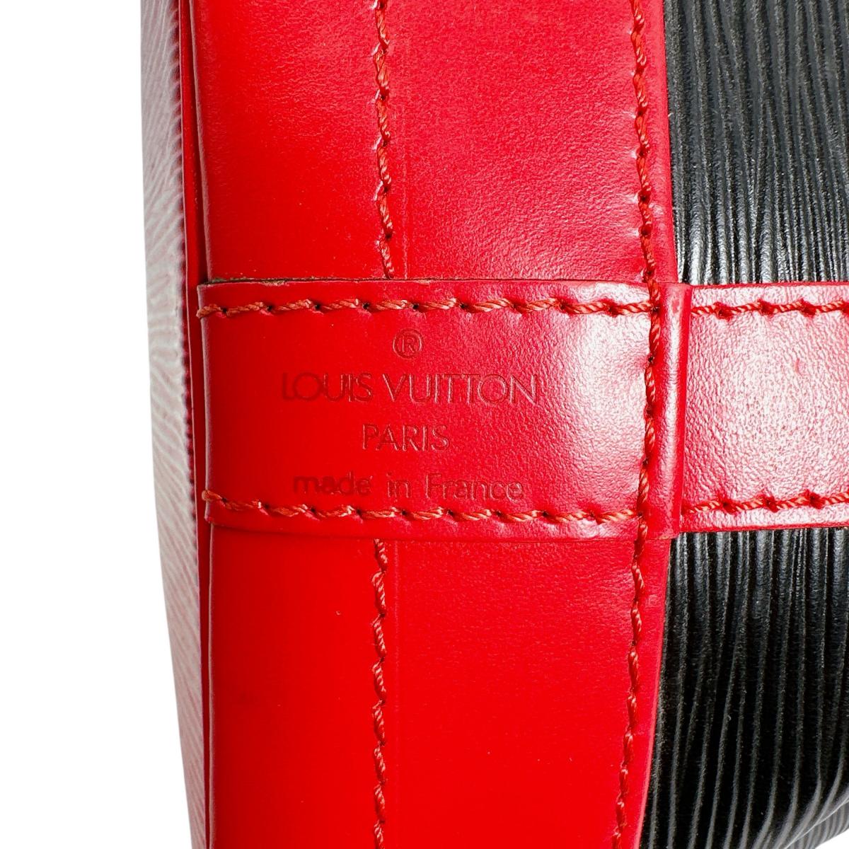 ルイヴィトン LOUIS VUITTON ショルダーバッグ
 ショルダーバッグ エピ ノエ エピレザー M44017 ノワール×カスティリアンレッド LV
 【SS】
 【中古】