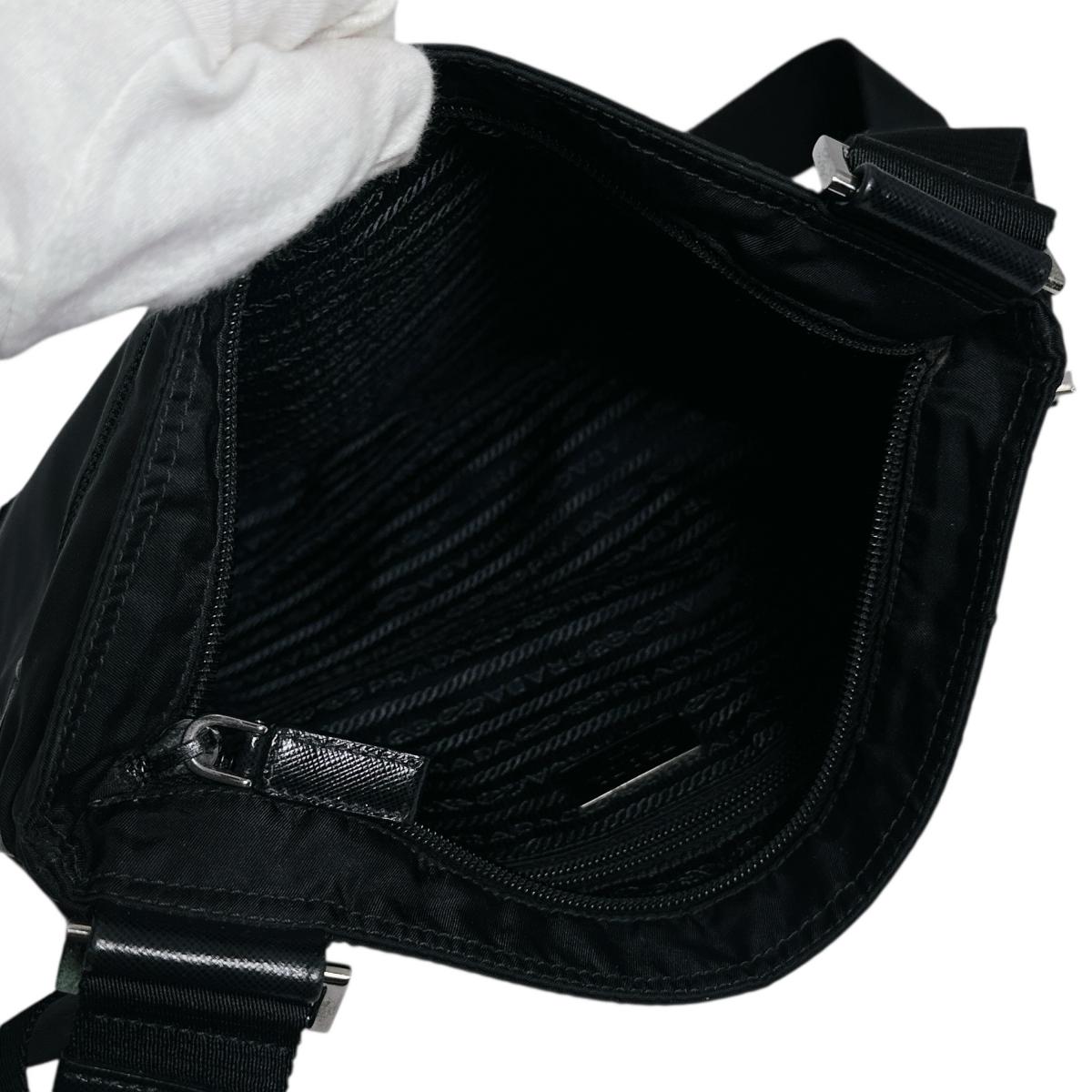 プラダ PRADA ショルダーバッグ
 ボディバッグ 斜め掛け トライアングルロゴ ナイロン ブラック 【SS】
 【中古】