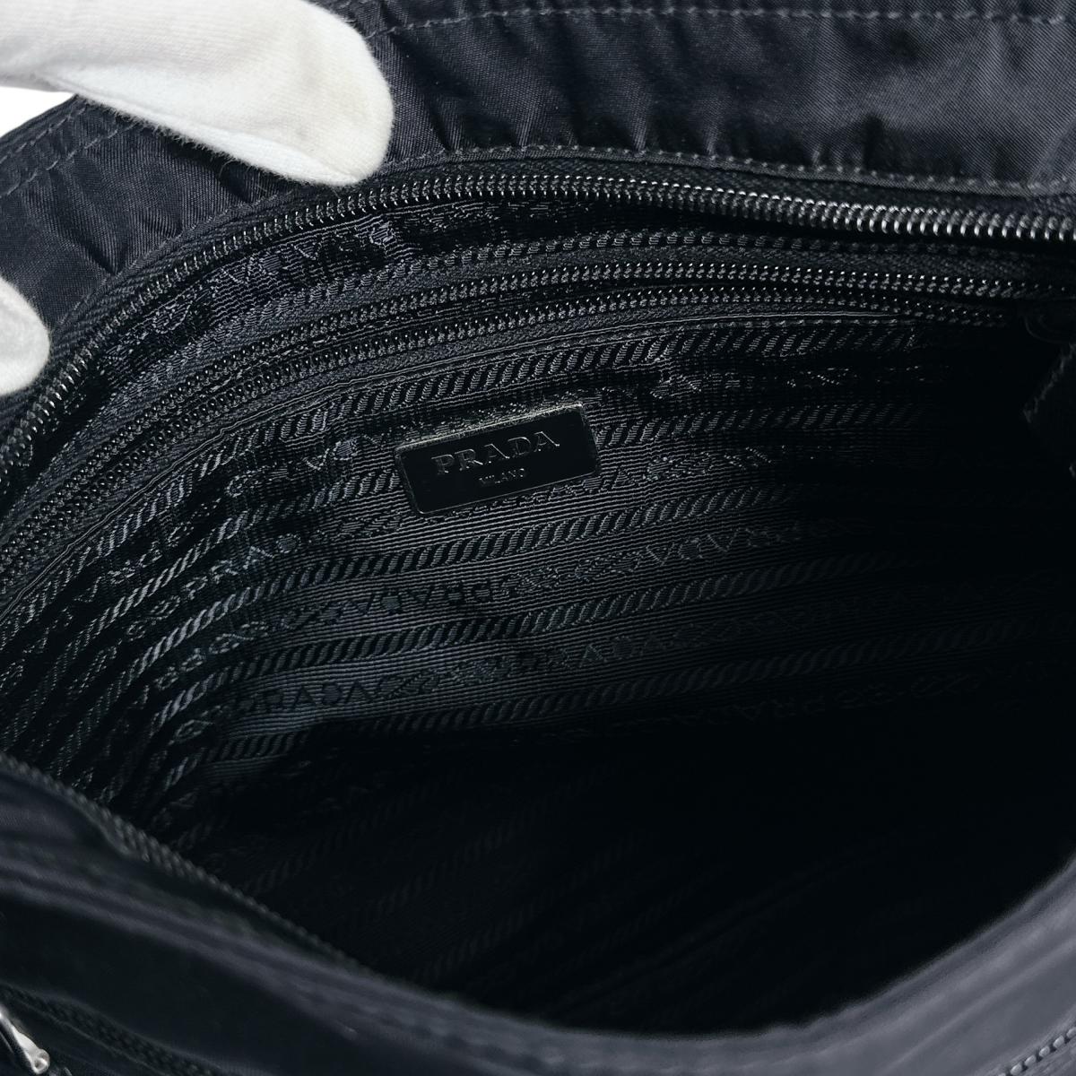 プラダ PRADA ショルダーバッグ
 ボディバッグ 斜め掛け トライアングルロゴ ナイロン ブラック 【SS】
 【中古】