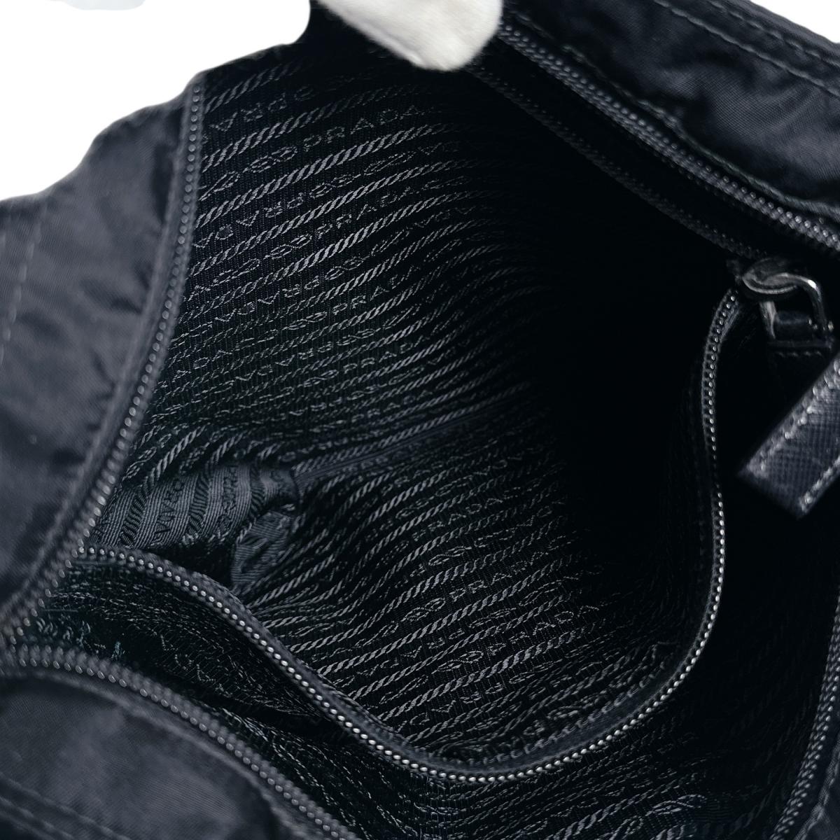 プラダ PRADA ショルダーバッグ
 ボディバッグ 斜め掛け トライアングルロゴ ナイロン ブラック 【SS】
 【中古】