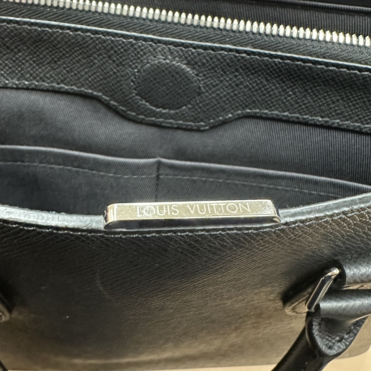 ルイヴィトン LOUIS VUITTON ビジネスバッグ
 ショルダーバッグ タイガ アントン・ブリーフケース タイガ M34400 アルドワーズ LV
 【SS】
 【中古】