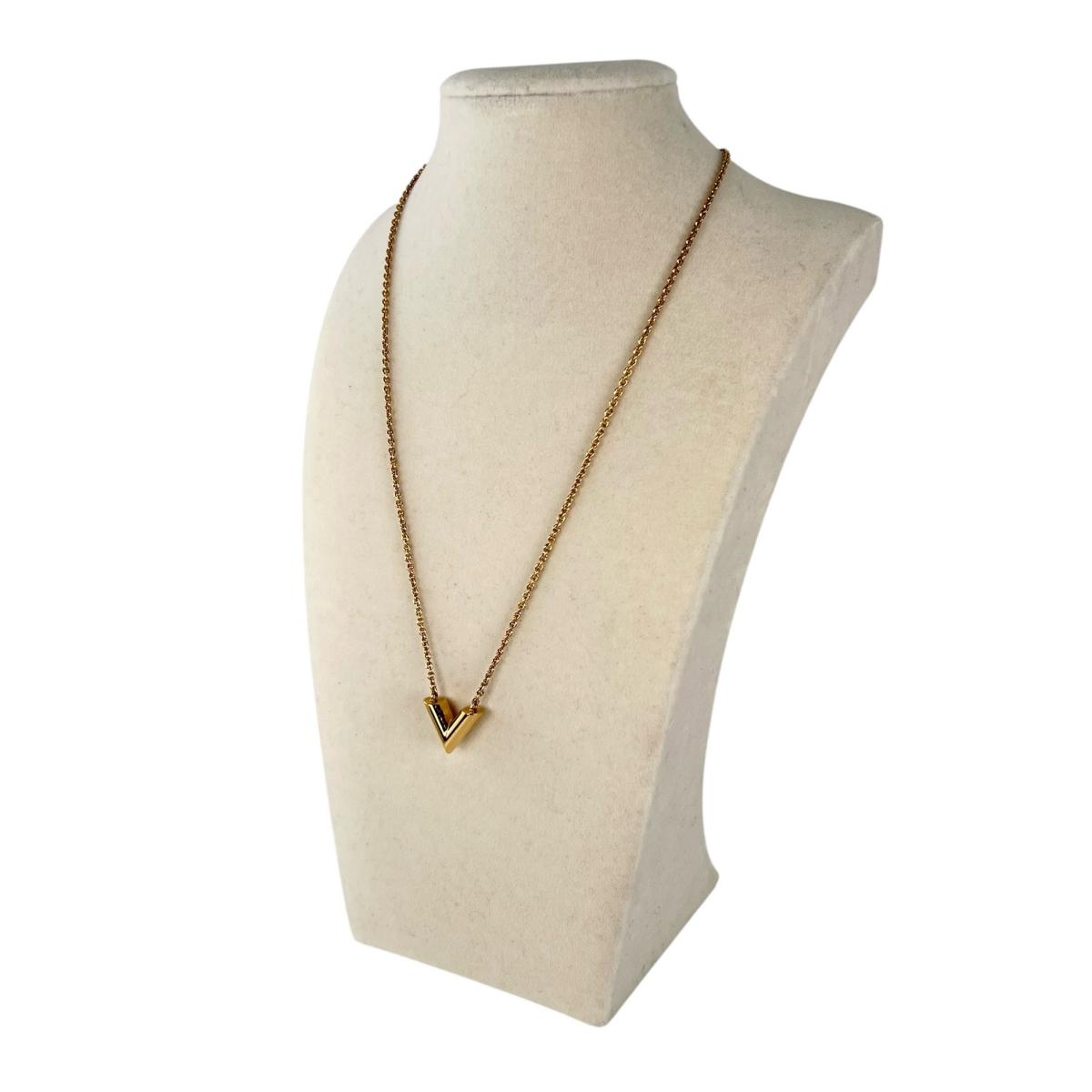 ルイヴィトン LOUIS VUITTON ネックレス
 コリエ・エセンシャルV ペルル GP M61083 ゴールド LV
 【SS】
 【中古】