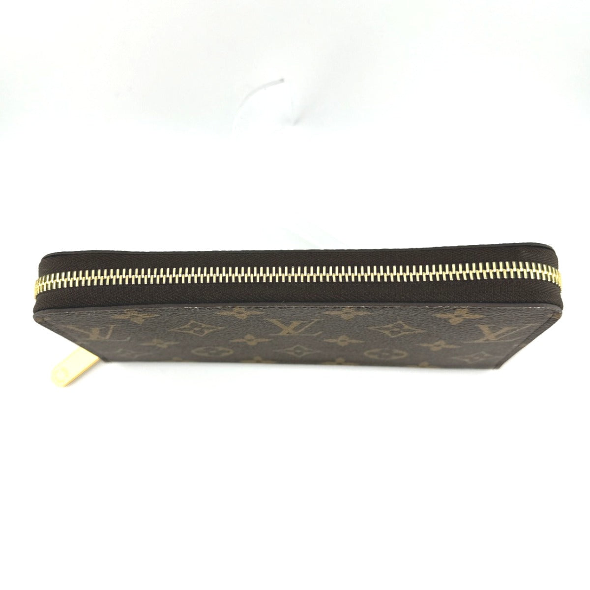 ルイヴィトン LOUIS VUITTON 長財布
 ラウンドファスナー モノグラム ジッピーウォレット モノグラムキャンバス M42616 ブラウン LV
 【中古】