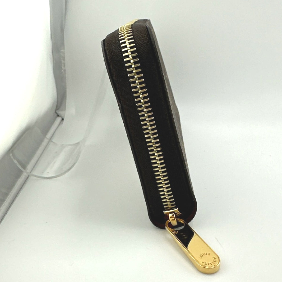 ルイヴィトン LOUIS VUITTON 長財布
 ラウンドファスナー モノグラム ジッピーウォレット モノグラムキャンバス M42616 ブラウン LV
 【中古】