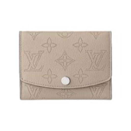 ルイヴィトン LOUIS VUITTON 三つ折り財布
 三つ折り財布 マヒナ ポルトフォイユ・ヴィクトリーヌ モノグラムマヒナ M82680 ガレ LV