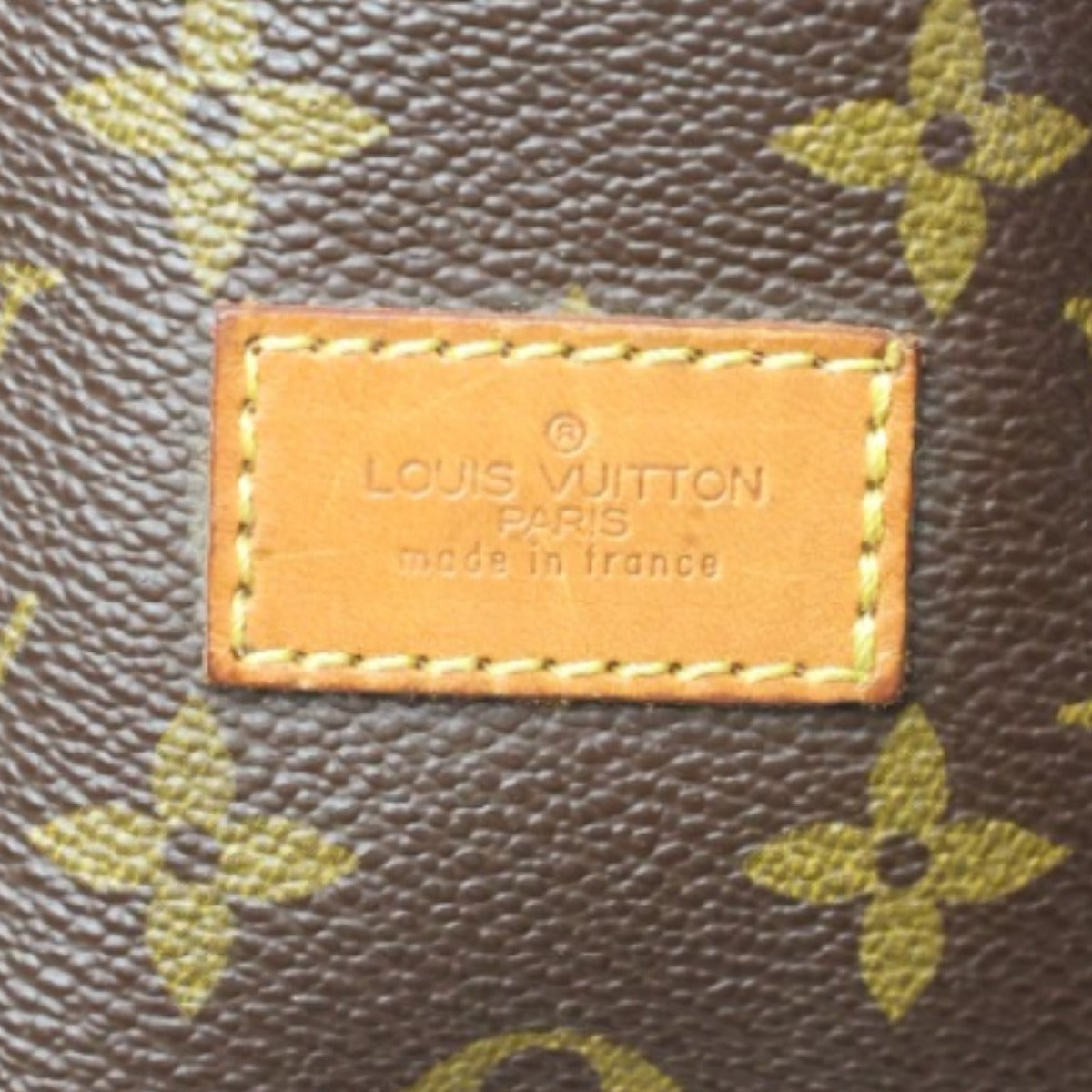 ルイヴィトン LOUIS VUITTON ショルダーバッグ
 ソミュール35 モノグラム 斜めがけ M42254 ブラウン LV
 【SS】
 【中古】