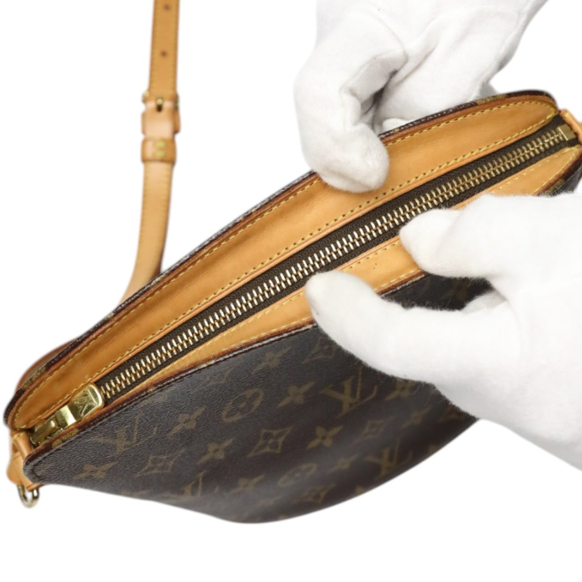 ルイヴィトン LOUIS VUITTON ショルダーバッグ
 ショルダーバッグ モノグラム　 ドルーオ  モノグラムキャンバス M51290 ブラウン LV
 【SS】
 【中古】