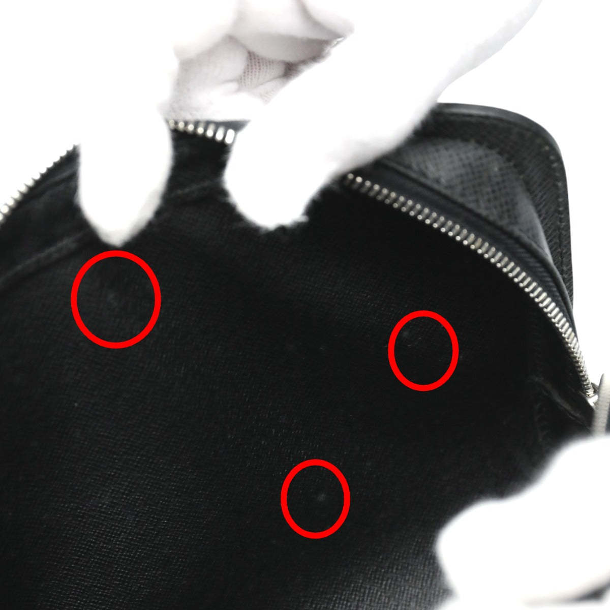 ルイヴィトン LOUIS VUITTON セカンドバッグ
 セカンドバッグ タイガ バイカル アルドワーズ タイガ M30182 ブラック LV
 【SS】
 【中古】