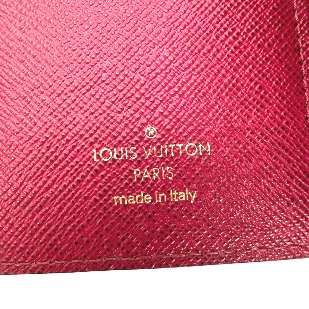 ルイヴィトン LOUIS VUITTON コインケース
 カードケース付小銭入 モノグラム ポルトフォイユ・ヴィクトリーヌ モノグラムキャンバス M41938 フューシャ LV
 【SS】
 【中古】