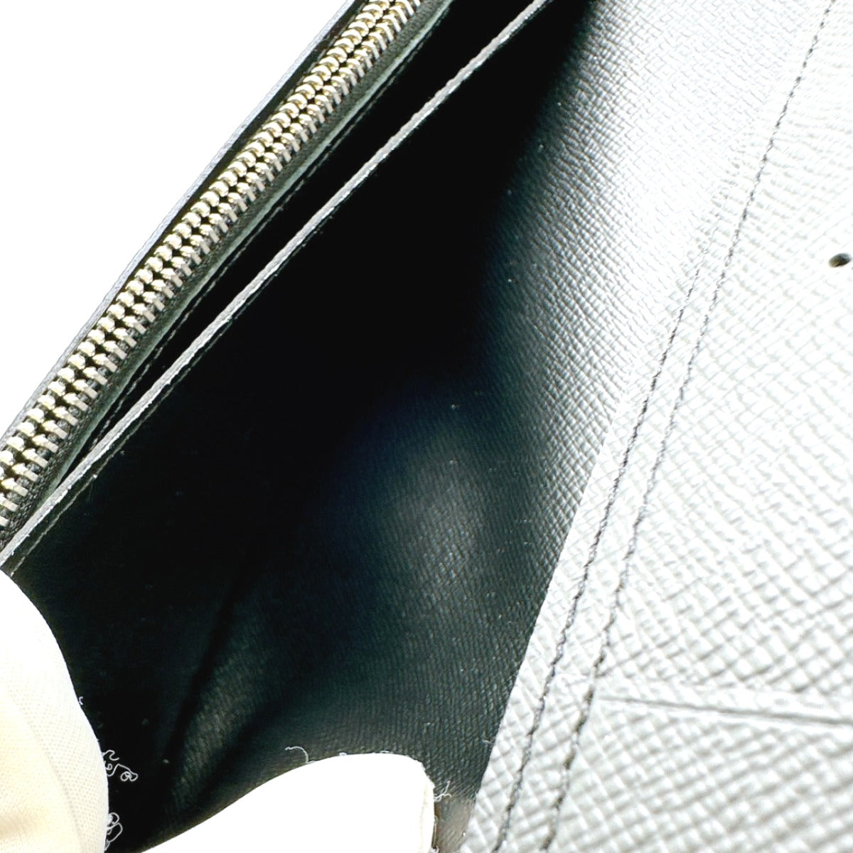 ルイヴィトン LOUIS VUITTON 長財布
 小銭入れ付き長財布 エピ ポルトフォイユブラザ エピレザー M60622 ノワール LV
 【SS】
 【中古】