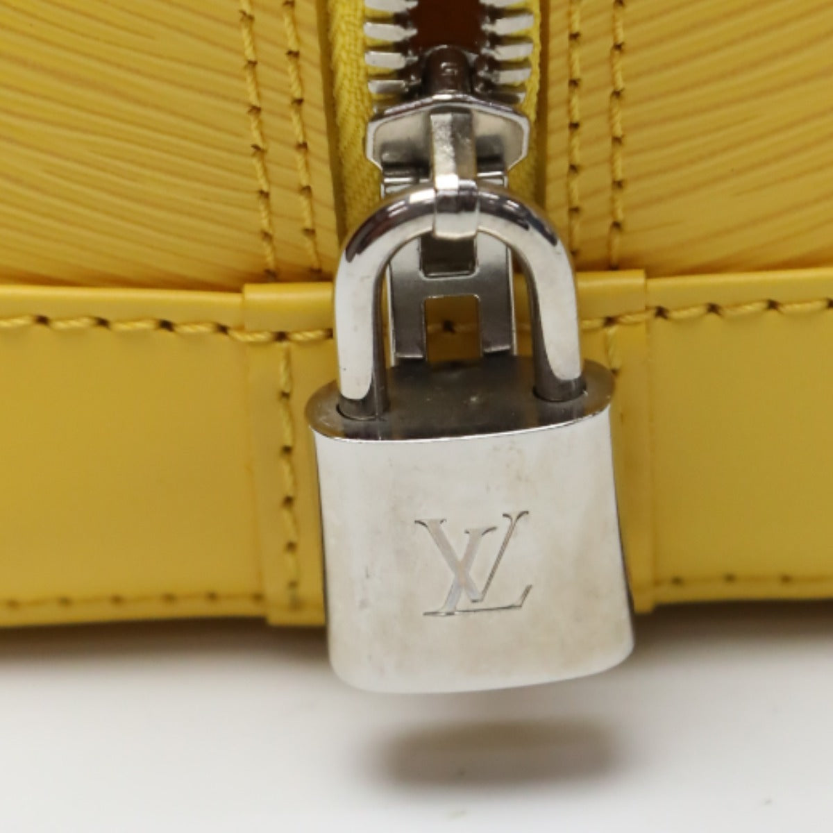 ルイヴィトン LOUIS VUITTON ハンドバッグ
 ハンドバッグ エピ アルマ エピレザー M40619 シトロン LV
 【SS】
 【中古】