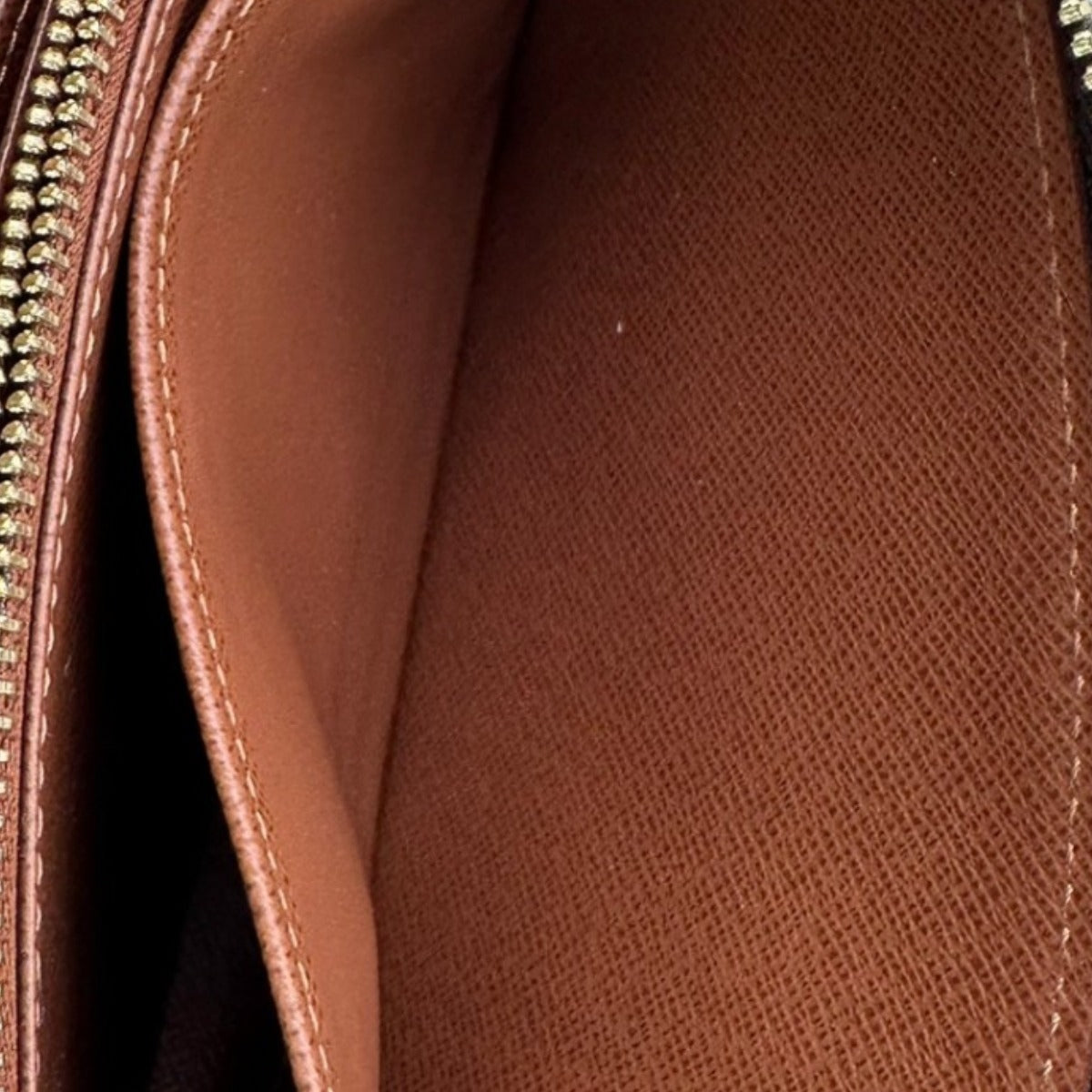 ルイヴィトン LOUIS VUITTON 長財布
 ラウンドファスナー モノグラム ジッピーウォレット モノグラムキャンバス M42616 ブラウン LV
 【SS】
 【中古】