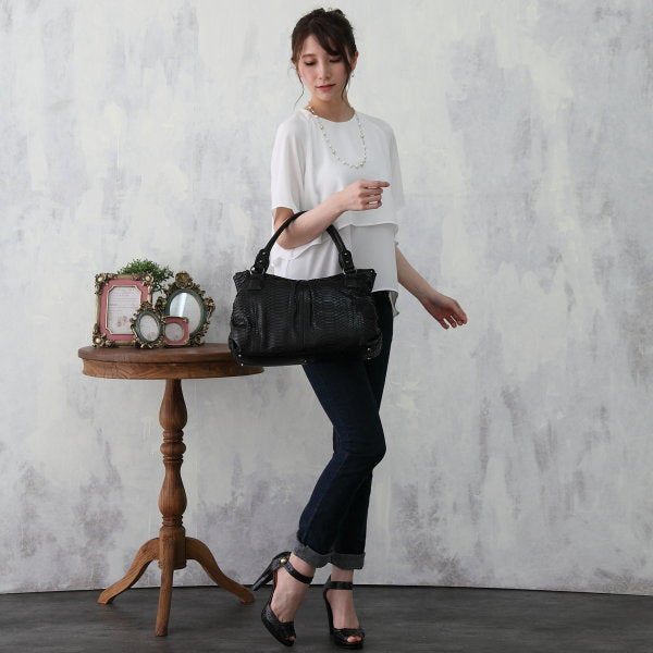 Handbags
 
Handbag, Diamond Python, Python LB-2025, Black, [SS]
 【second hand】 