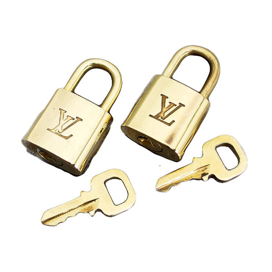 LOUIS VUITTON Other accessories
 Padlock Cadena Keychain R10000 LV
 [SS]
 【second hand】 